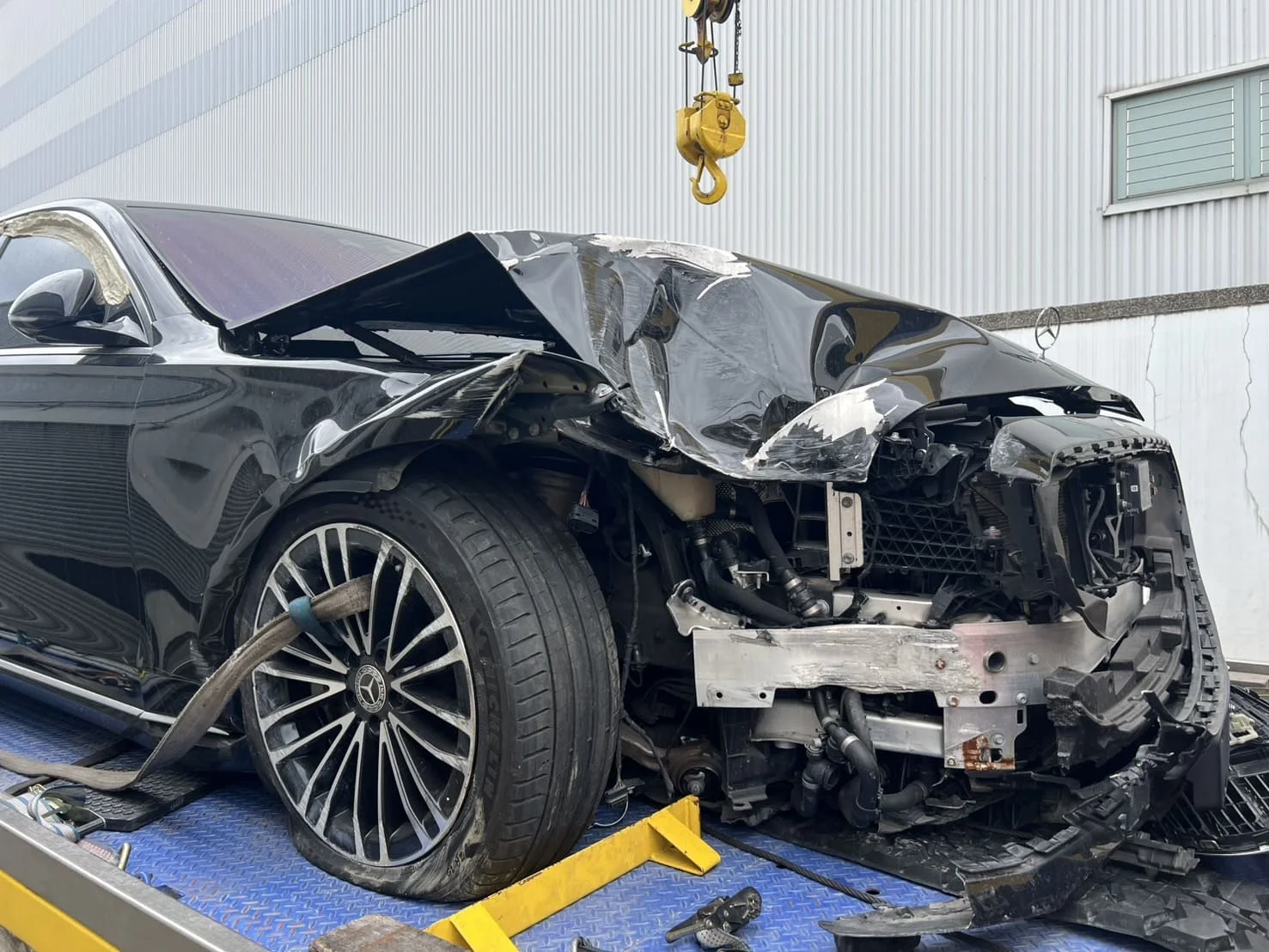 Mercedes-Benz S 550 右前底盤受損事故車收購，電車玩家