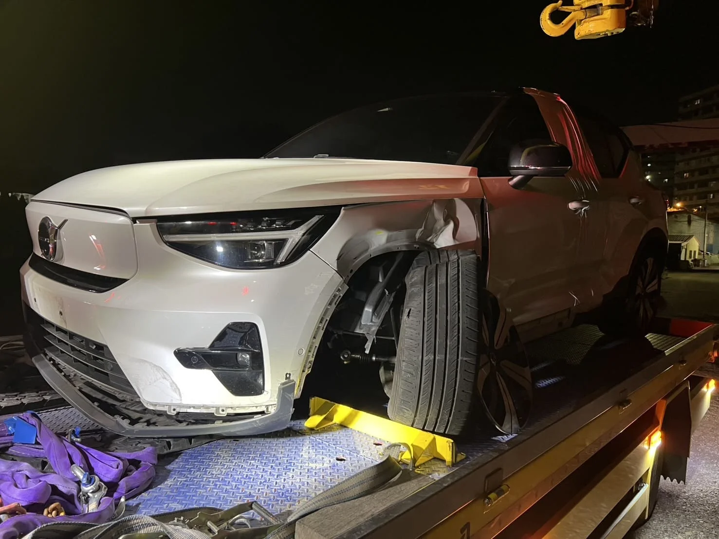 Volvo XC40 P8 前側重損電動車事故車收購，桃園，電車玩家