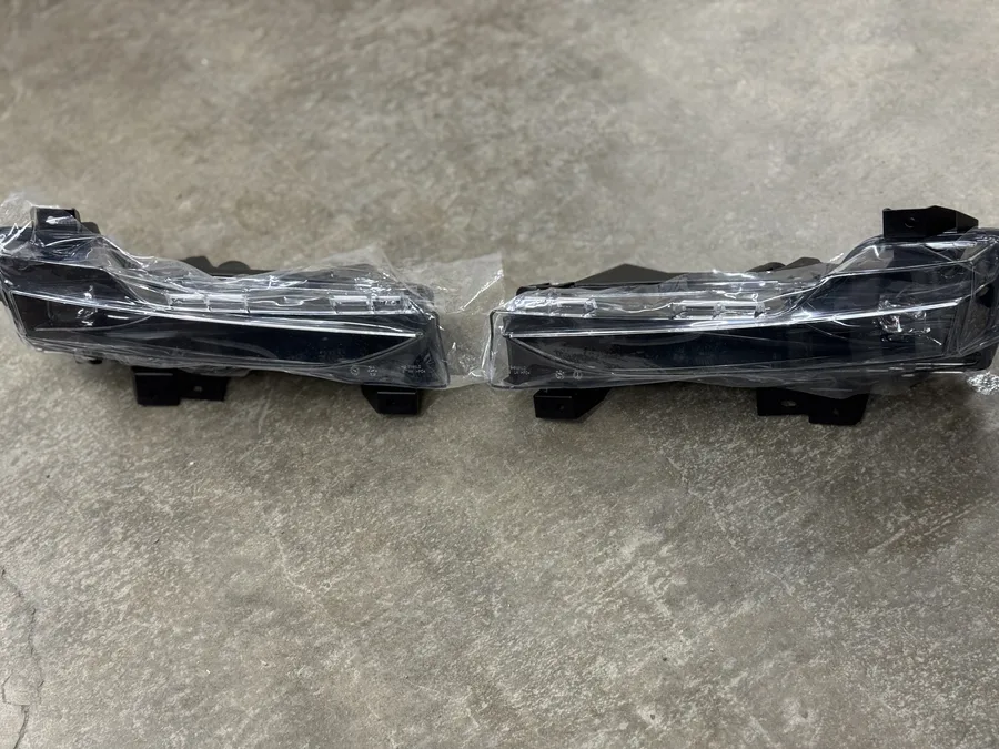 霧燈 Model 3 / Y 原廠拆件