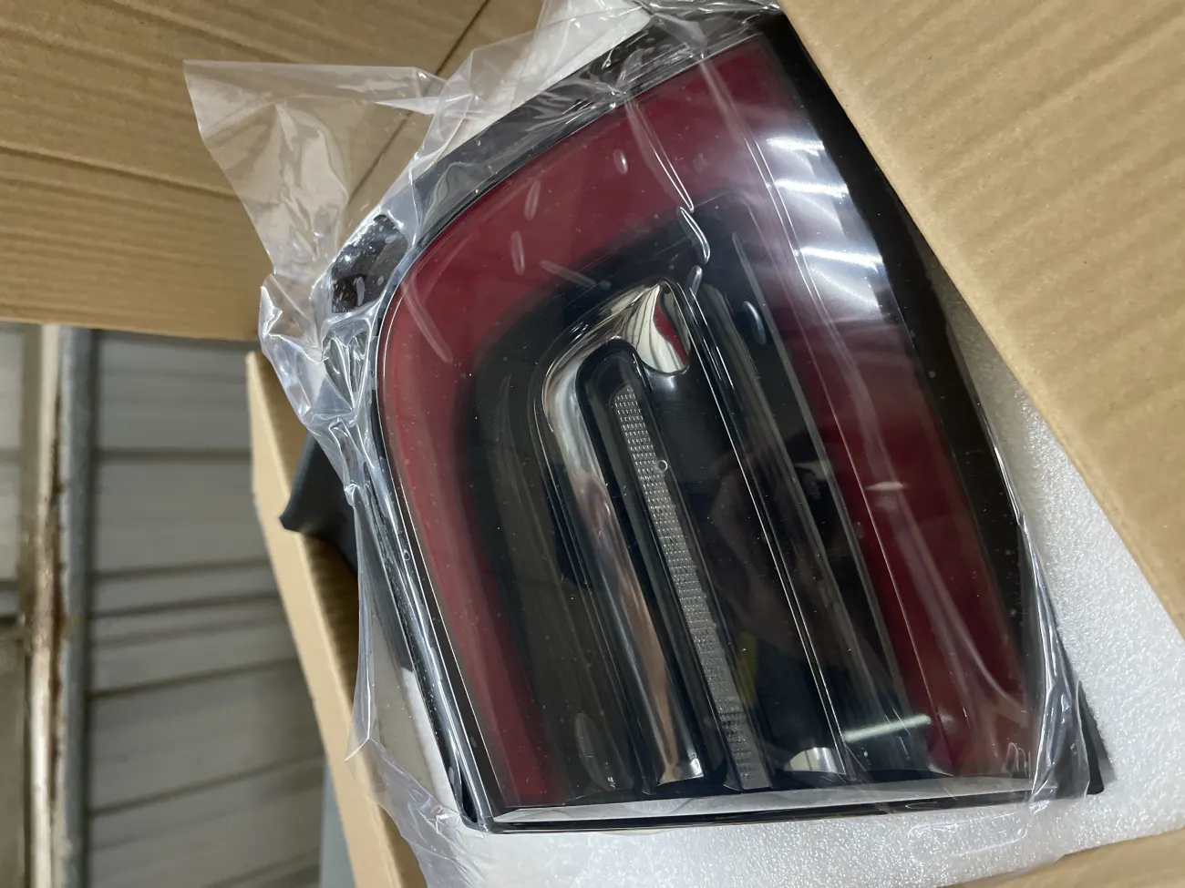內外尾燈總成 Model 3 / Y 原廠拆件