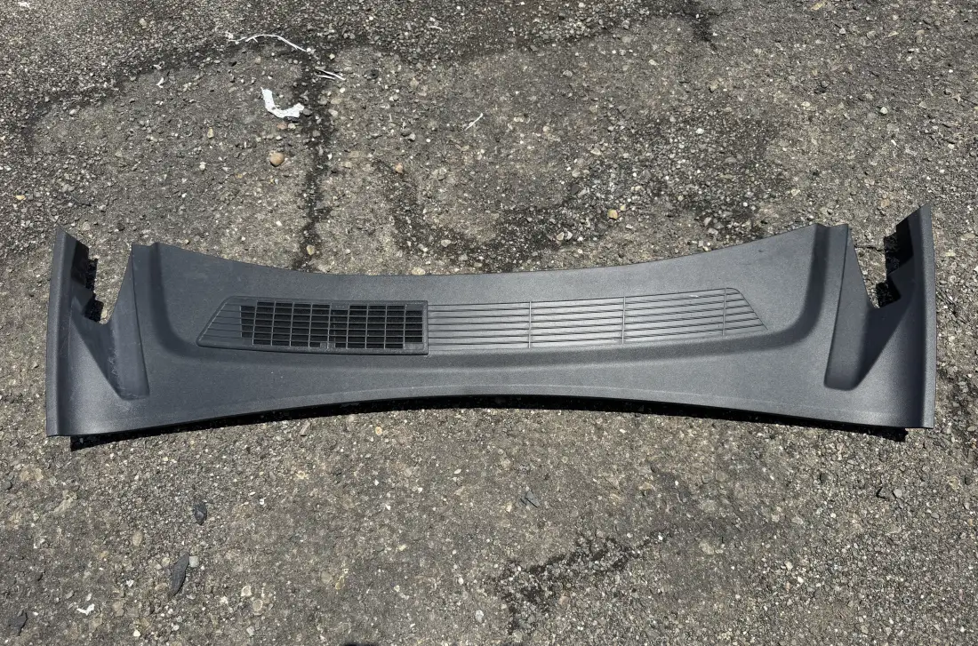 雨刷通風網 Model Y 原廠拆件