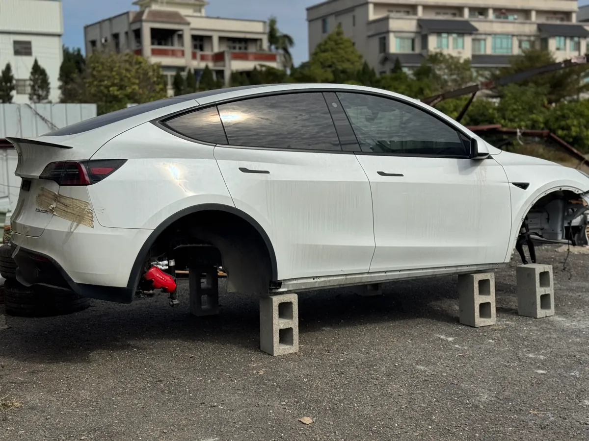 全車拆賣 Model Y零件車 原廠拆件 A 級